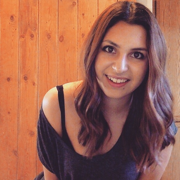 MEET THE POSHER: Brittney M. - Picture 2 of 4